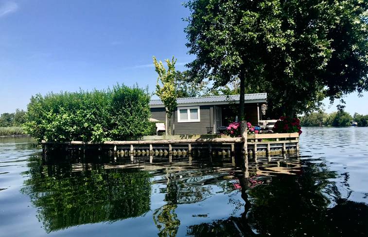 Spend the night in Utrecht - Sustainaway hut 2