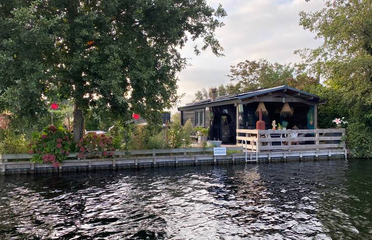 Spend the night in Utrecht - Sustainaway hut