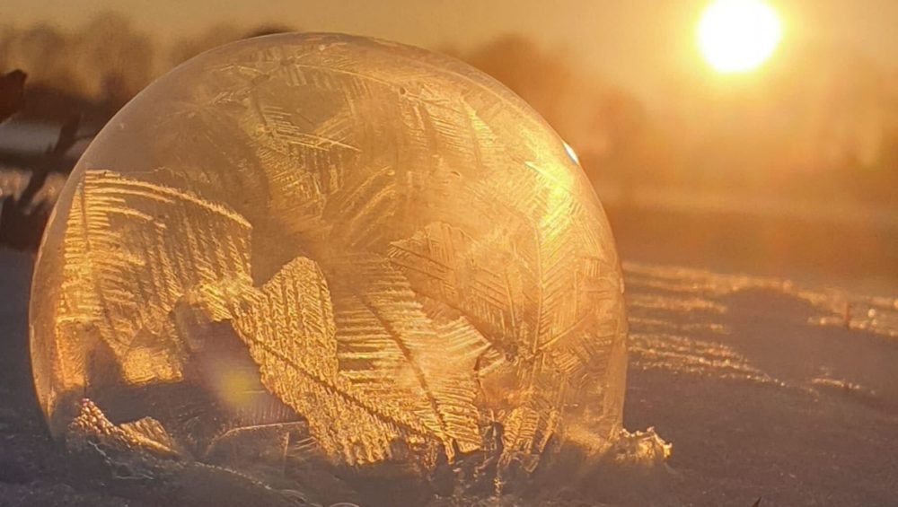 photograph frozen soap bubbles - Sustainaway photograph frozen soap bubbles